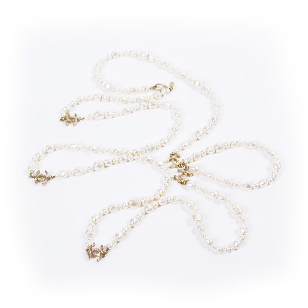 Chanel Pearl Graduated Long Necklace Accessories Chanel - Shop authentic new pre-owned designer brands online at Re-Vogue