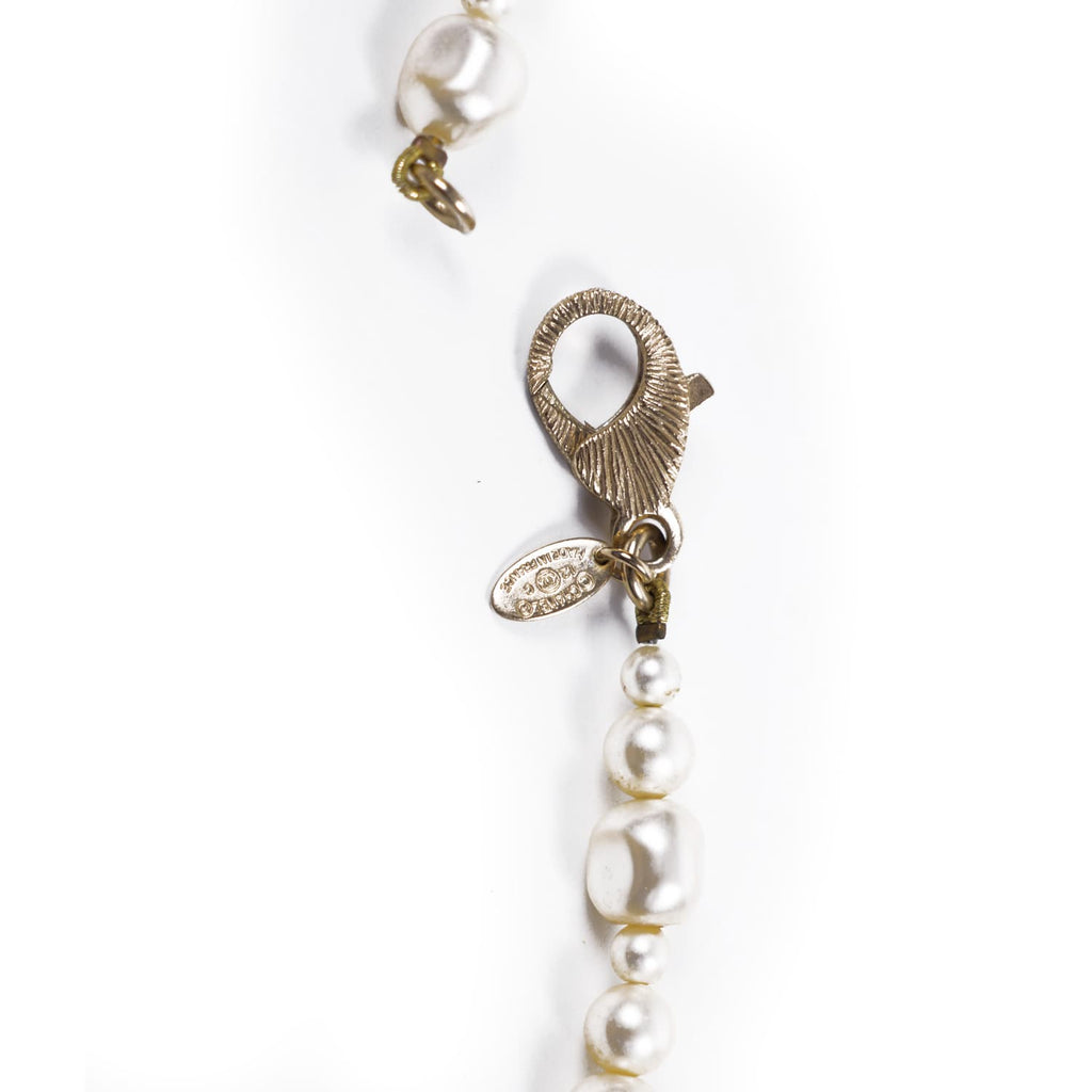 Chanel Pearl Graduated Long Necklace Accessories Chanel - Shop authentic new pre-owned designer brands online at Re-Vogue