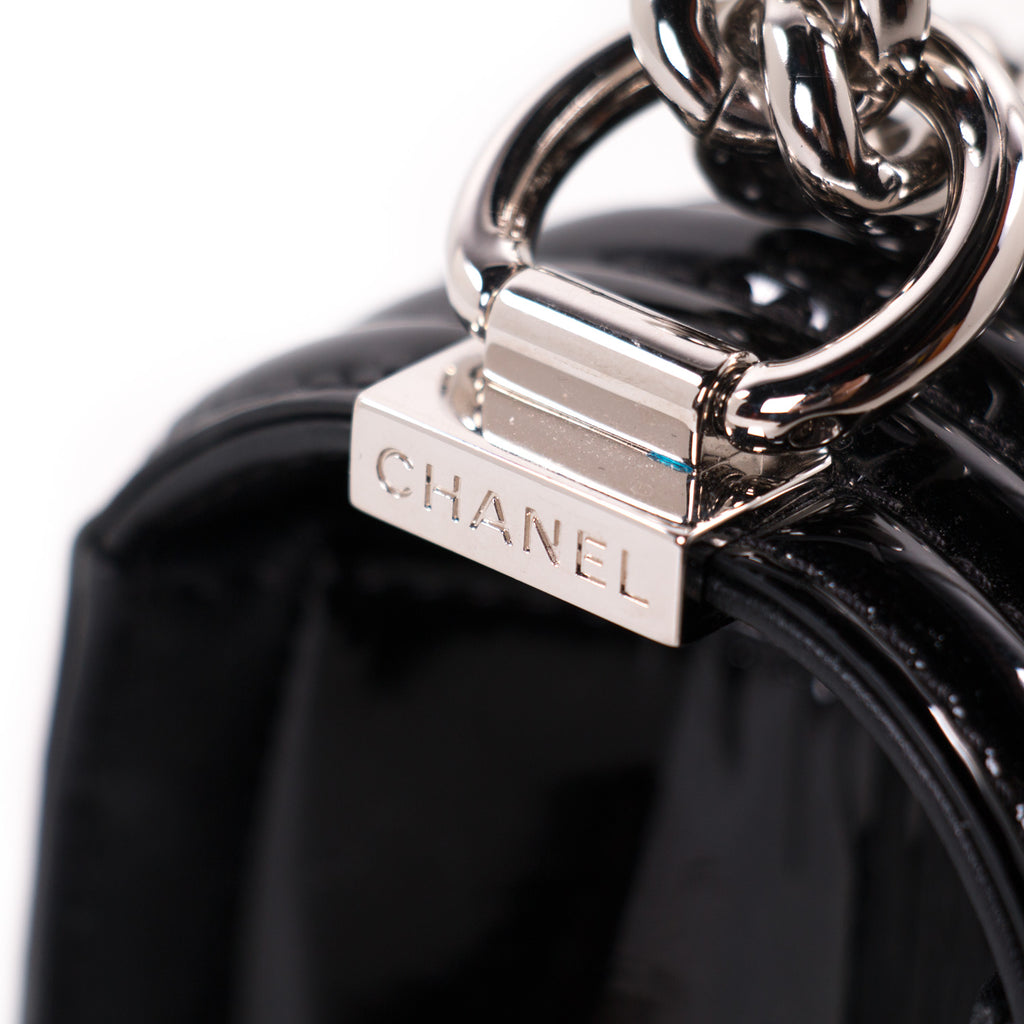 Chanel New Medium Boy Bag Bags Chanel - Shop authentic new pre-owned designer brands online at Re-Vogue