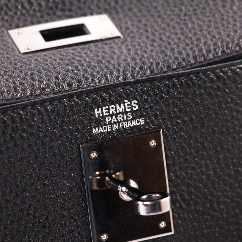 Hermès Kelly Retourne 32 Veau Togo Noir GHW ○ Labellov ○ Buy and