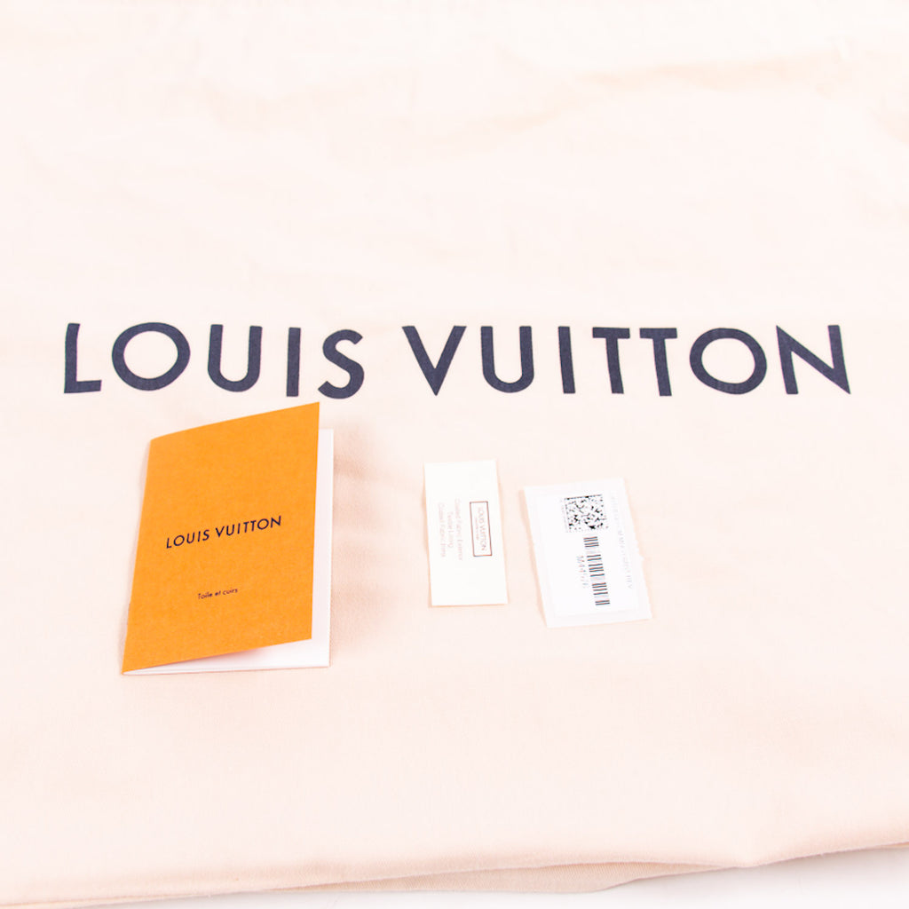 Louis Vuitton Onthego Monogram Giant Tote Bag Bags Louis Vuitton - Shop authentic new pre-owned designer brands online at Re-Vogue