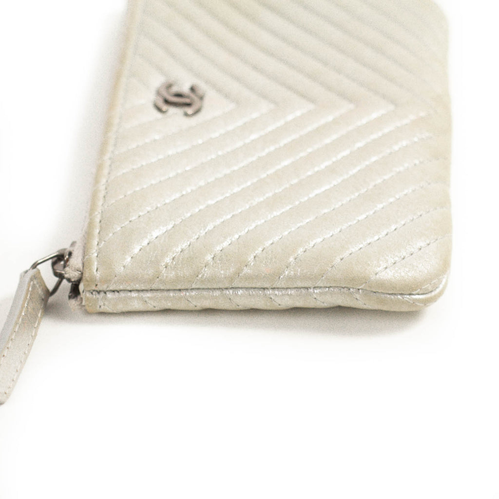 Chanel O Pouch Mini Case Accessories Chanel - Shop authentic new pre-owned designer brands online at Re-Vogue