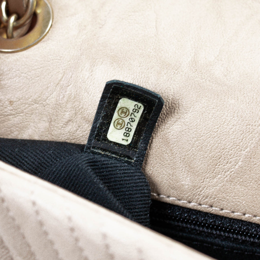Chanel Medium Classic Chevron Flap Bag Bags Chanel - Shop authentic new pre-owned designer brands online at Re-Vogue