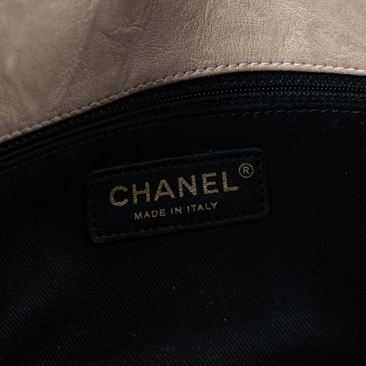 Chanel Medium Classic Chevron Flap Bag Bags Chanel - Shop authentic new pre-owned designer brands online at Re-Vogue