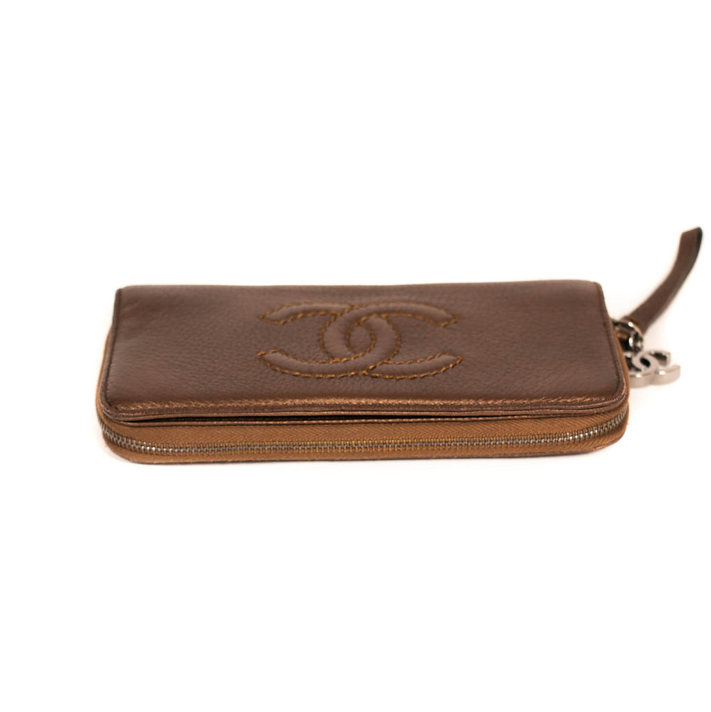 Chanel Luxe Ligne Wallet Accessories Chanel - Shop authentic new pre-owned designer brands online at Re-Vogue