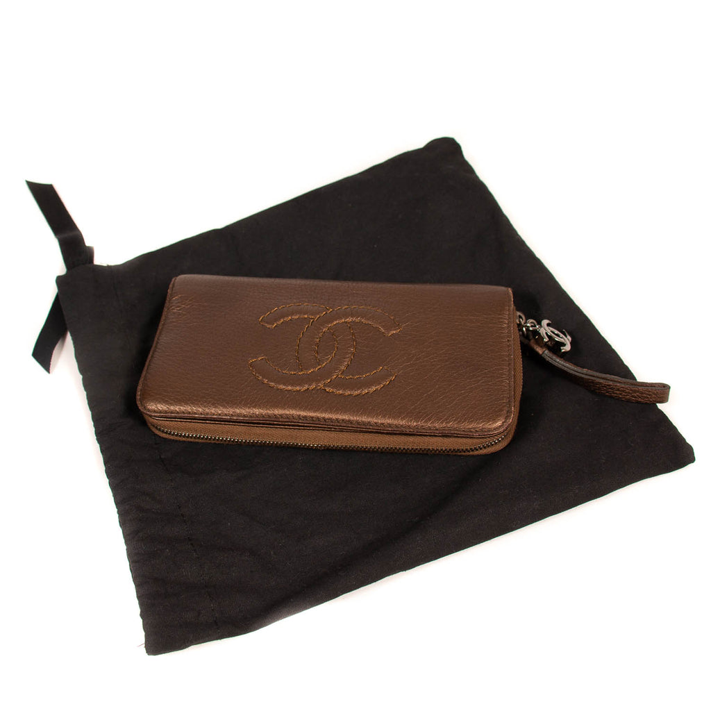 Chanel Luxe Ligne Wallet Accessories Chanel - Shop authentic new pre-owned designer brands online at Re-Vogue