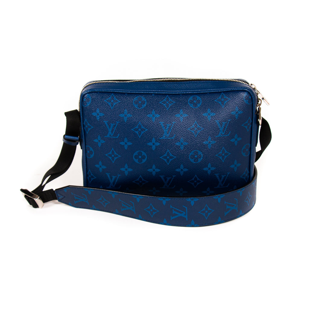 Sold* Louis Vuitton Men's Messenger Bag  Messenger bag men, Louis vuitton  men, Bags