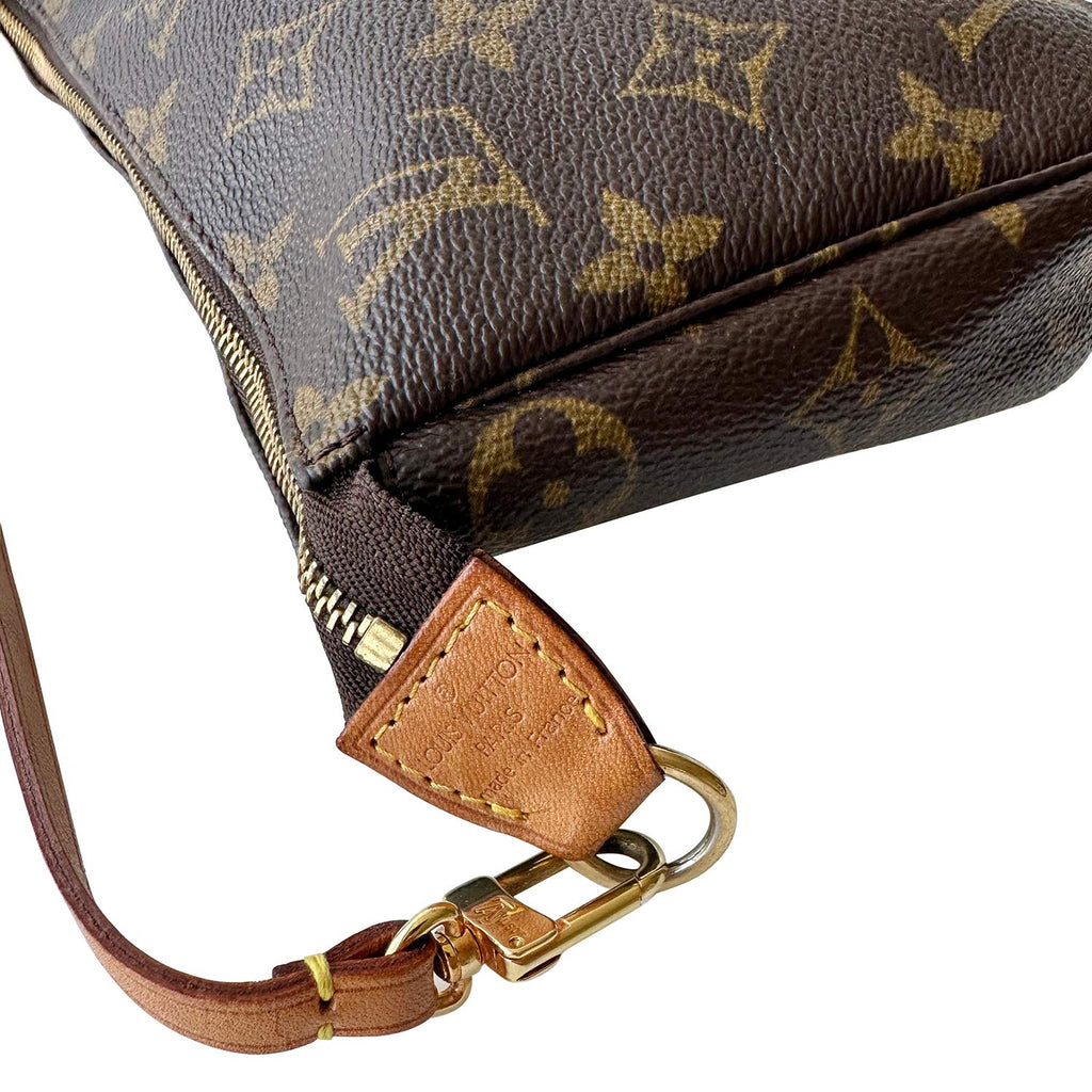 Louis Vuitton Pochette Accessoires Monogram Canvas With Strap – l'Étoile de  Saint Honoré