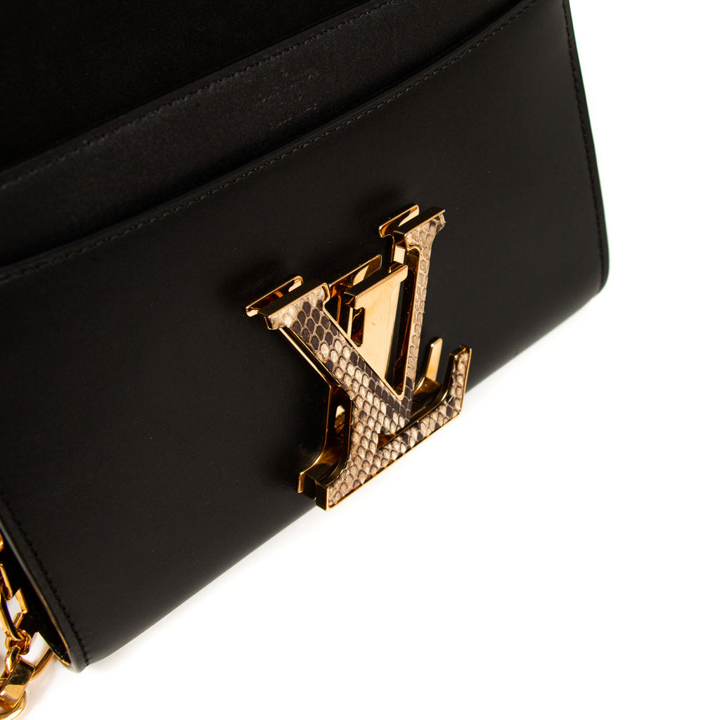 Louis Vuitton Chain Louise MM Bags Louis Vuitton - Shop authentic new pre-owned designer brands online at Re-Vogue