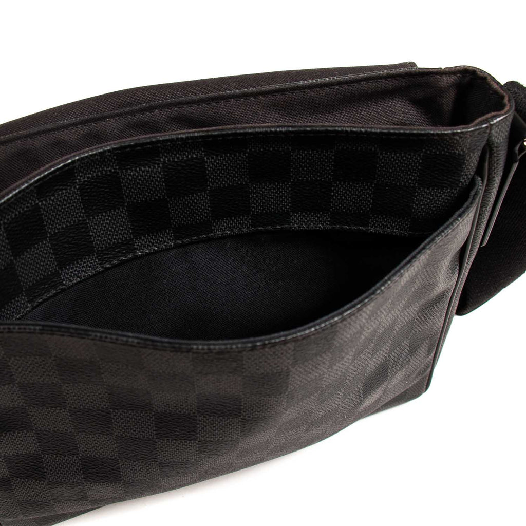 Louis Vuitton Damier Graphite District PM