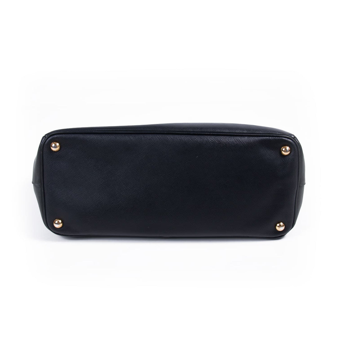 Prada Large Saffiano Lux Double Zip Tote Bag Bags Prada - Shop authentic new pre-owned designer brands online at Re-Vogue