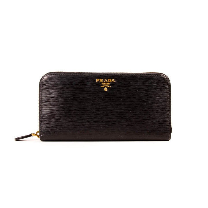 Prada Saffiano Continental Wallet Accessories Prada - Shop authentic new pre-owned designer brands online at Re-Vogue