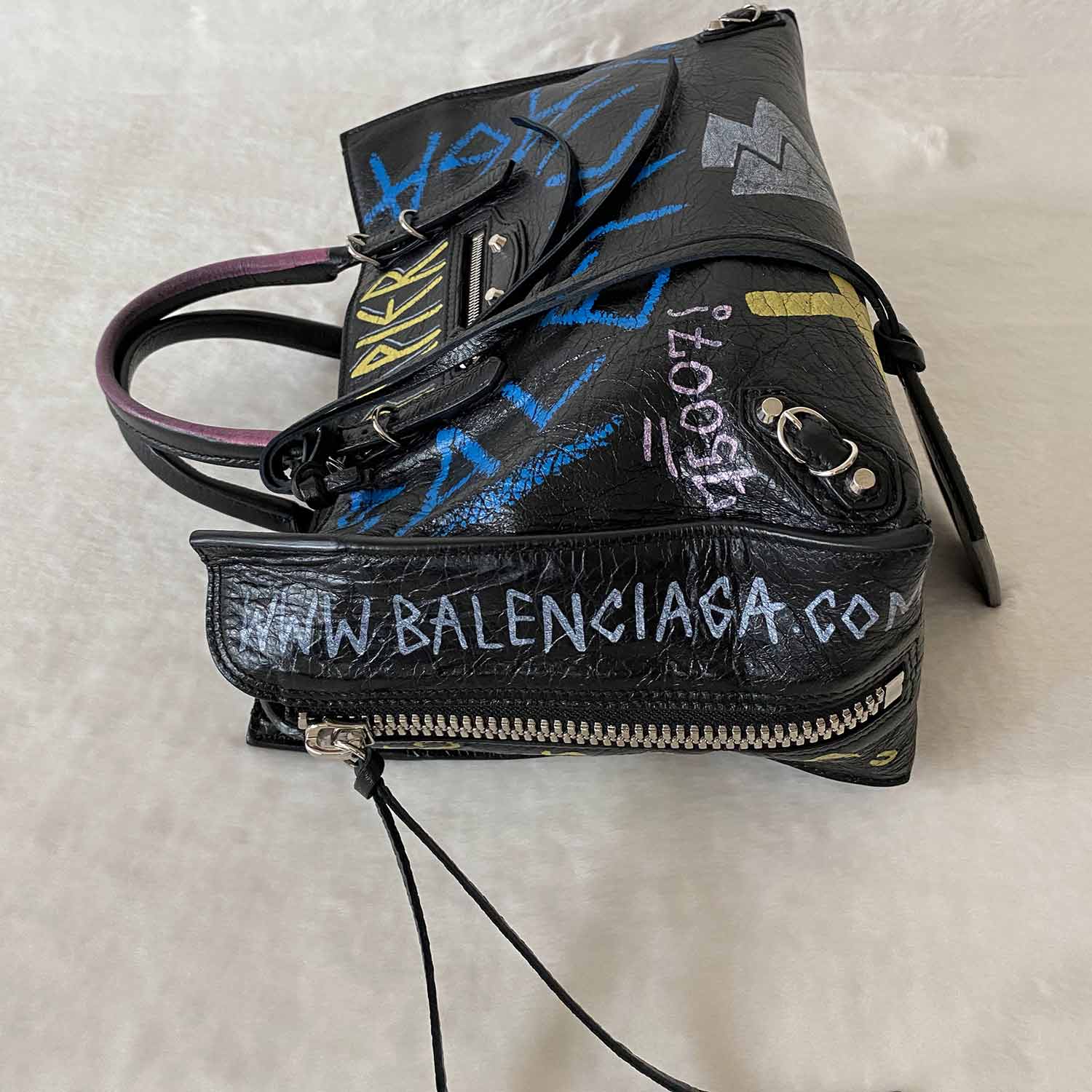 Balenciaga Graffiti Papier A4 Mini Bag – revogue