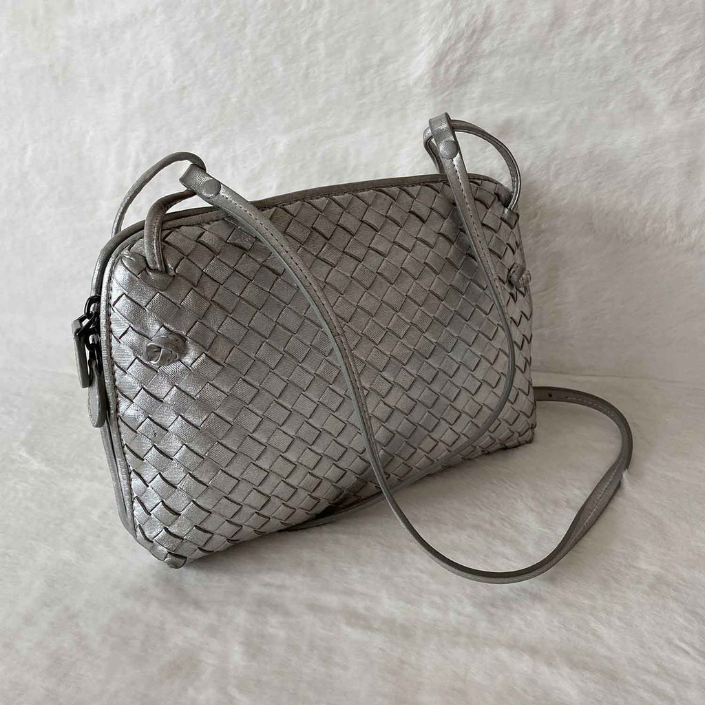 Bottega Veneta Intrecciato Nappa Leather Nodini Crossbody Bag (SHF-nPn –  LuxeDH