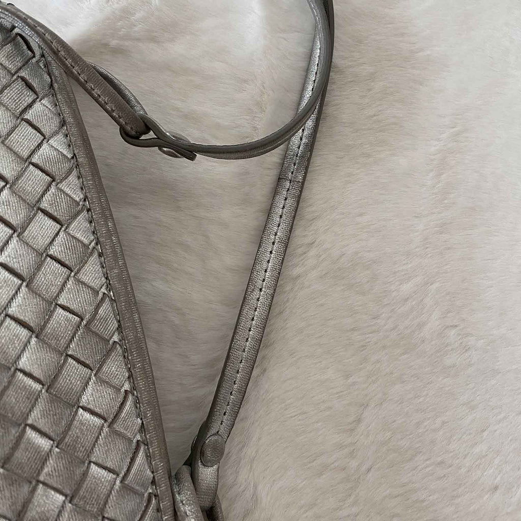 Bottega Veneta White Intrecciato Nodini Leather Crossbody Bag Pony-style  calfskin ref.520572 - Joli Closet