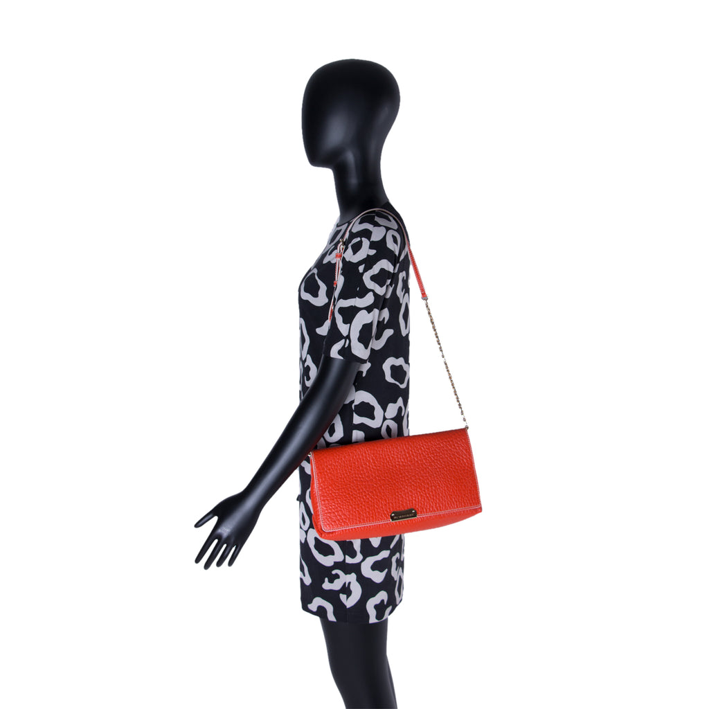 Burberry Signature Shoulder Bag Bags Burberry - Shop authentic new pre-owned designer brands online at Re-Vogue