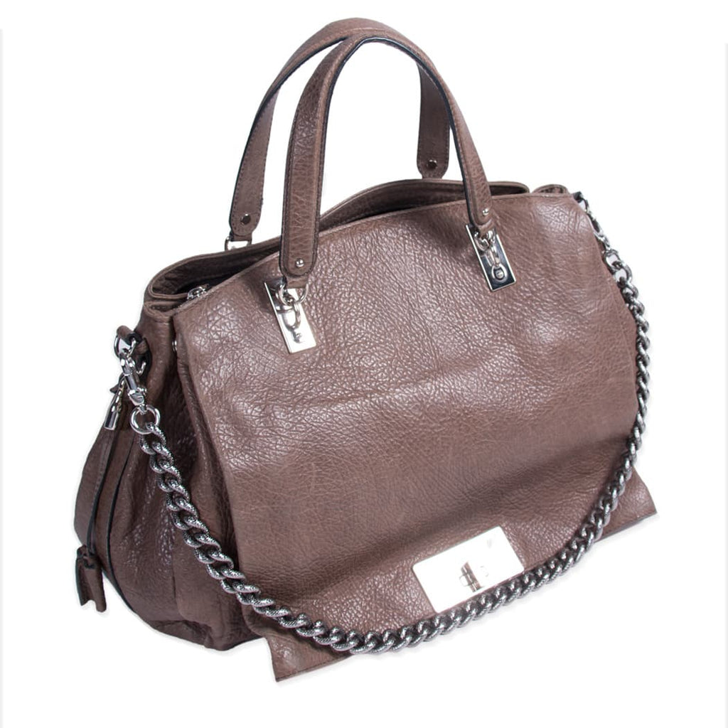 Céline Chain-Link Leather Shoulder Bag Bags Celine - Shop authentic new pre-owned designer brands online at Re-Vogue