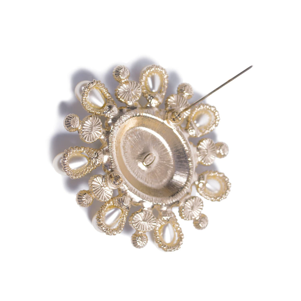 Chanel White Pearl Brooch Accessories Chanel - Shop authentic new pre-owned designer brands online at Re-Vogue