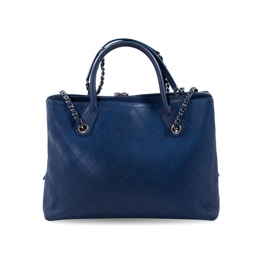 Shop authentic Chanel Grained Vegetal Calfskin Shopping Tote at revogue for  just USD 2,500.00