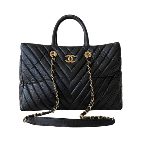 Shop authentic Chanel Patent Leather Grand Shopping Tote at revogue for  just USD 1,700.00