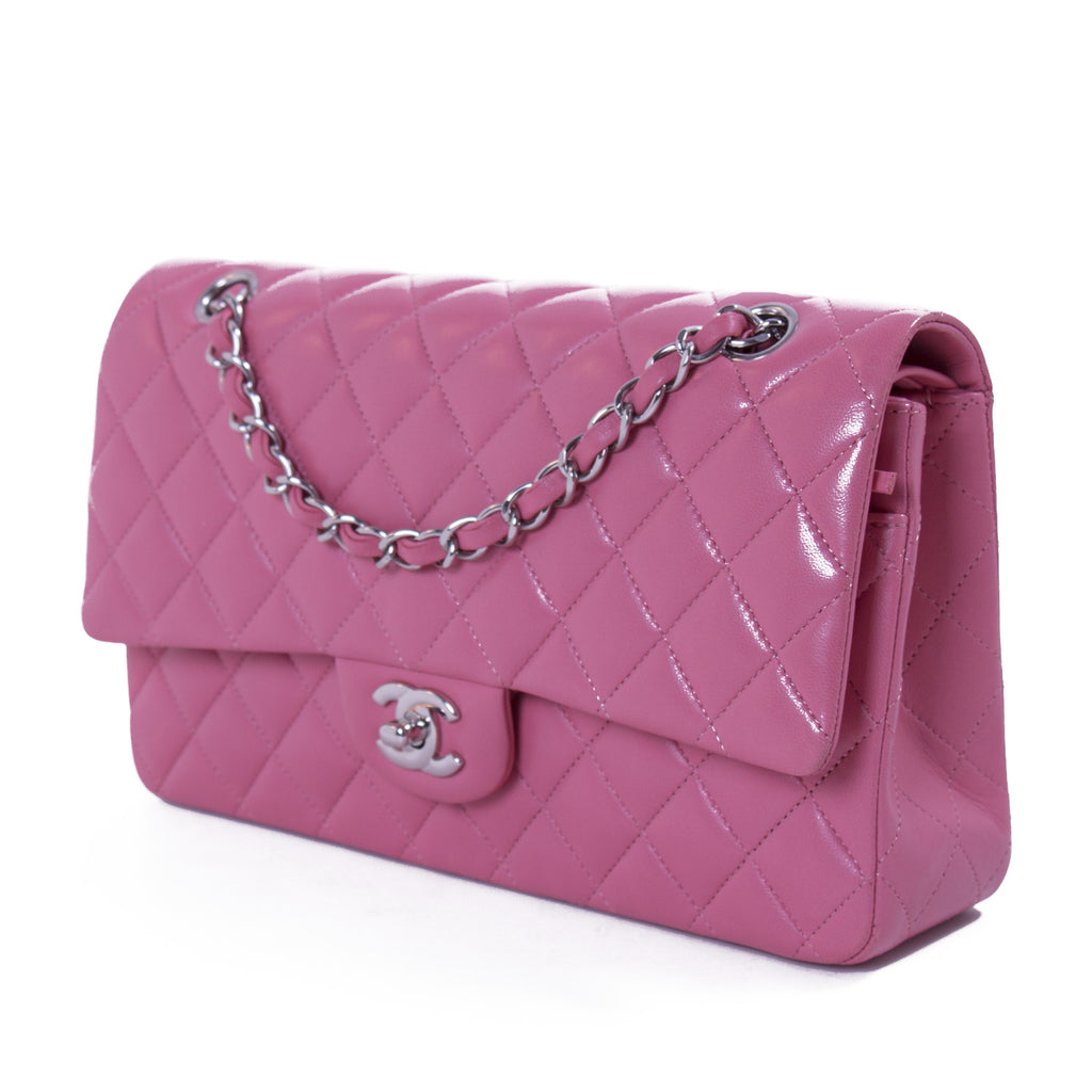 Chanel Classic Medium Double Flap Bags Chanel - Shop authentic new pre-owned designer brands online at Re-Vogue