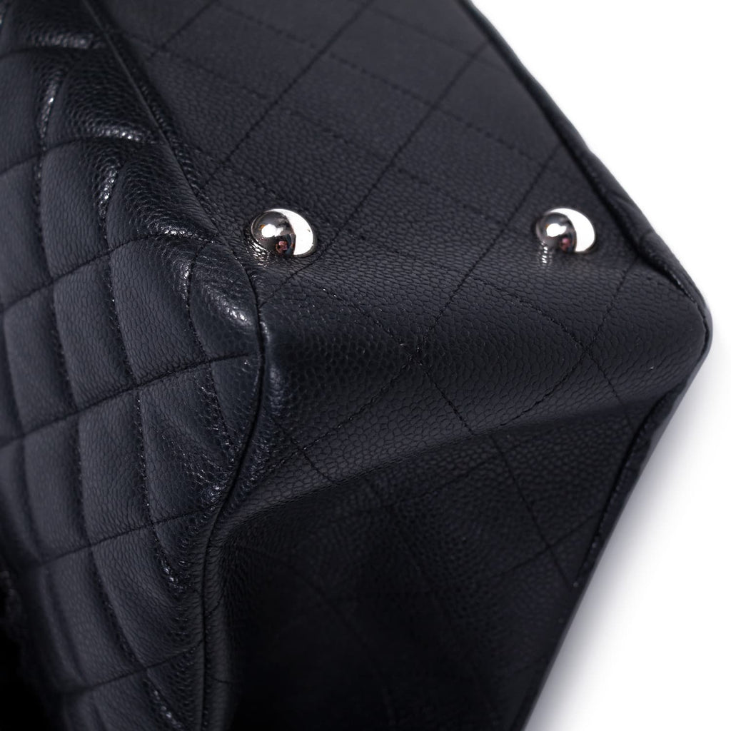 Chanel Paris-Edinburgh Quilted Flap Tote Bags Chanel - Shop authentic new pre-owned designer brands online at Re-Vogue