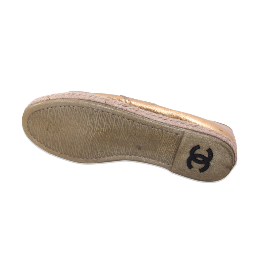 Chanel Gold Metallic Leather Espadrilles Flats Shoes Chanel - Shop authentic new pre-owned designer brands online at Re-Vogue