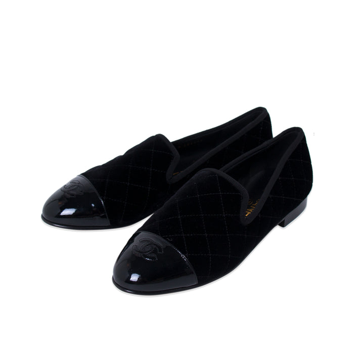 Chanel Quilted Velvet CC Loafers Shoes Chanel - Shop authentic new pre-owned designer brands online at Re-Vogue