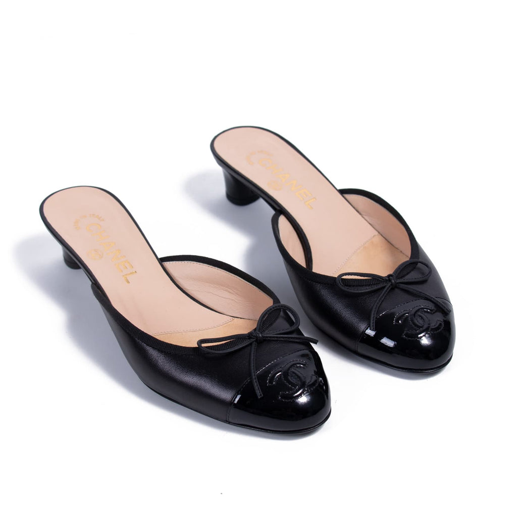 Shop authentic Chanel CC Cap-Toe Mules at revogue for just USD 450.00