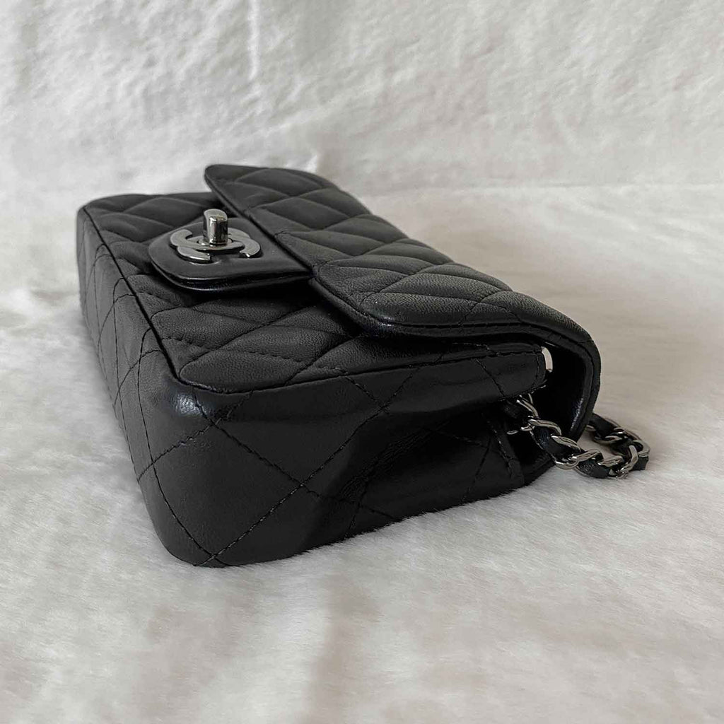 Shop authentic Chanel Classic Rectangular Mini Flap Bag at revogue for just  USD 3,000.00
