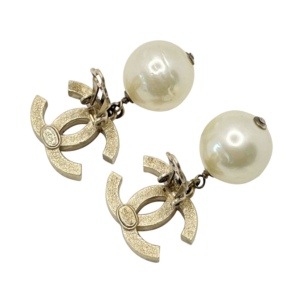 Shop authentic Chanel CC Logo Pearl Clip Earrings at revogue for