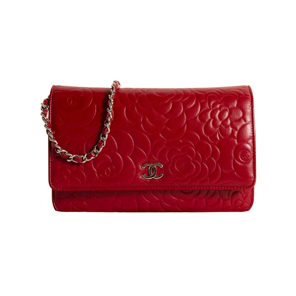 Shop authentic Chanel Camelia Flower Wallet on Chain at revogue for just  USD 1,500.00