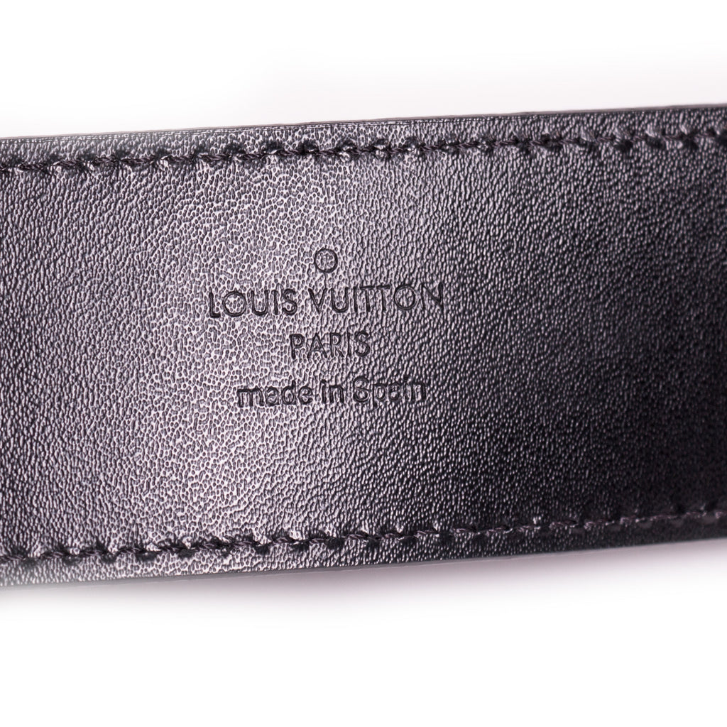 Louis Vuitton Initiales 40mm mens black belt. Iconic and timeless, perfect  with jeans, for a casual look.