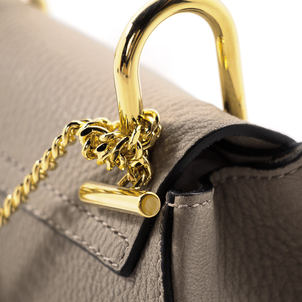 Chloé Nano Drew Shoulder Bag Bags Chloé - Shop authentic new pre-owned designer brands online at Re-Vogue