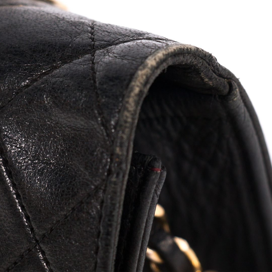 Chanel Classic Quilted Chain Shoulder Bag Bags Chanel - Shop authentic new pre-owned designer brands online at Re-Vogue