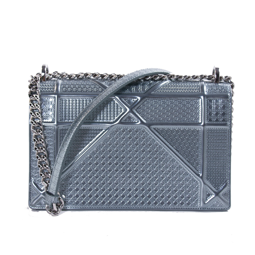 Christian Dior Diorama Medium Shoulder Bag Bags Dior - Shop authentic new pre-owned designer brands online at Re-Vogue