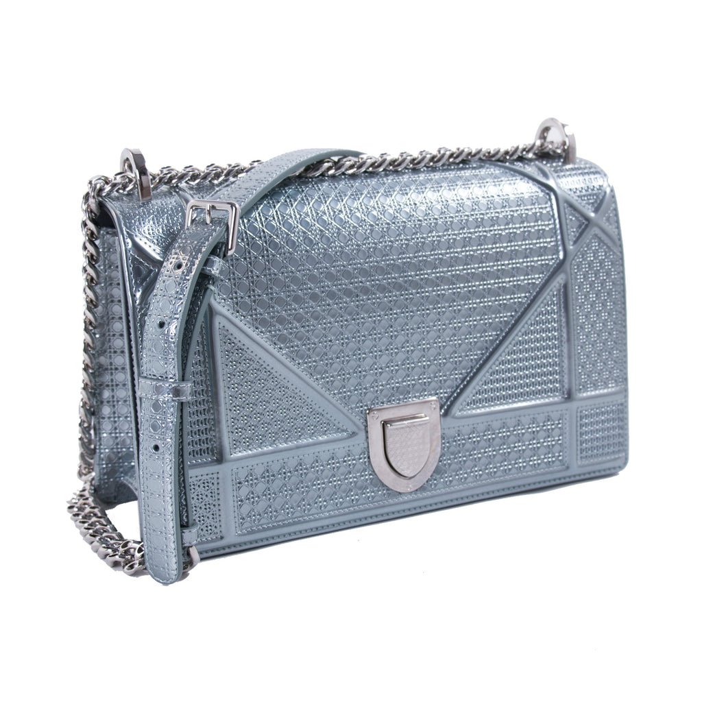 Christian Dior Diorama Medium Shoulder Bag Bags Dior - Shop authentic new pre-owned designer brands online at Re-Vogue