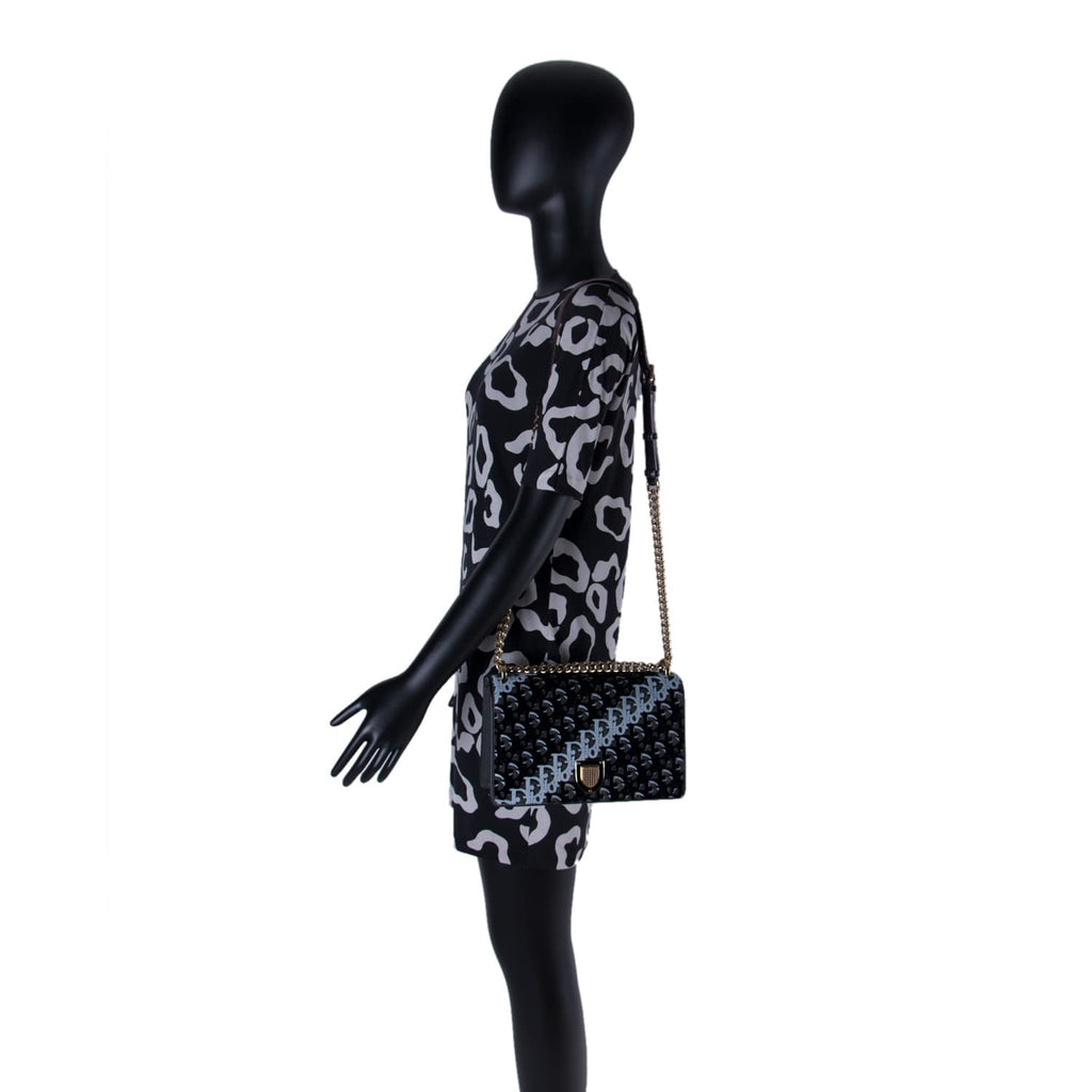 Christian Dior Diorama Oblique Velvet Flap Bag Bags Dior - Shop authentic new pre-owned designer brands online at Re-Vogue