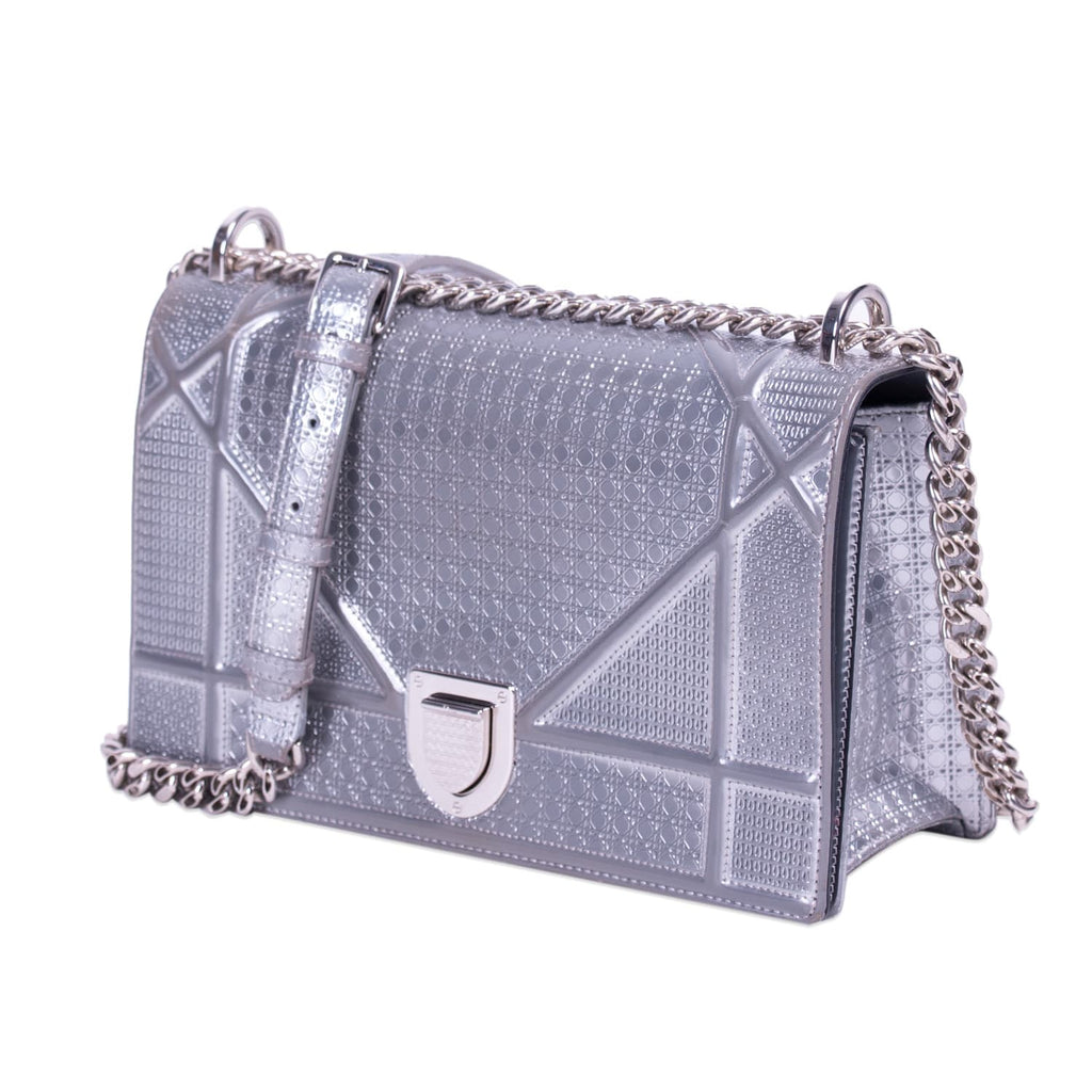 Christian Dior Diorama Medium Shoulder Bag Bags Dior - Shop authentic new pre-owned designer brands online at Re-Vogue