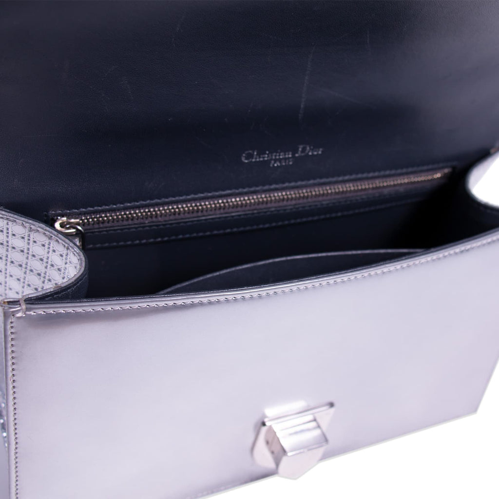 Christian Dior Diorama Medium Shoulder Bag Bags Dior - Shop authentic new pre-owned designer brands online at Re-Vogue