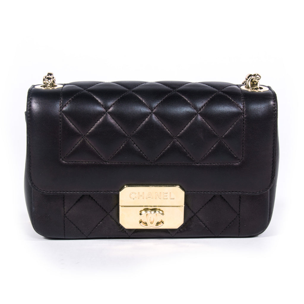 Chanel Chic With Me Small - revogue