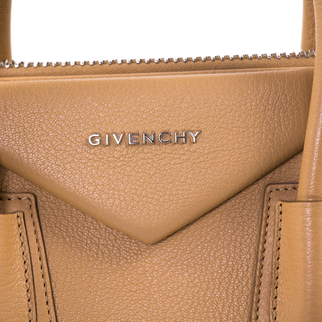 Givenchy Medium Antigona Stachel Bags Givenchy - Shop authentic new pre-owned designer brands online at Re-Vogue