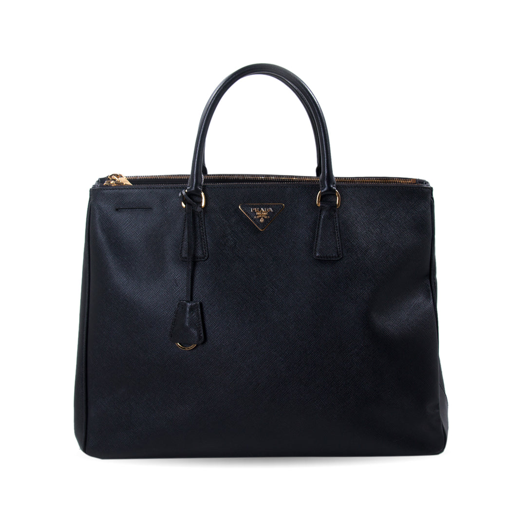 Prada Extra Large Lux Galleria Double Zip Tote Bags Prada - Shop authentic new pre-owned designer brands online at Re-Vogue