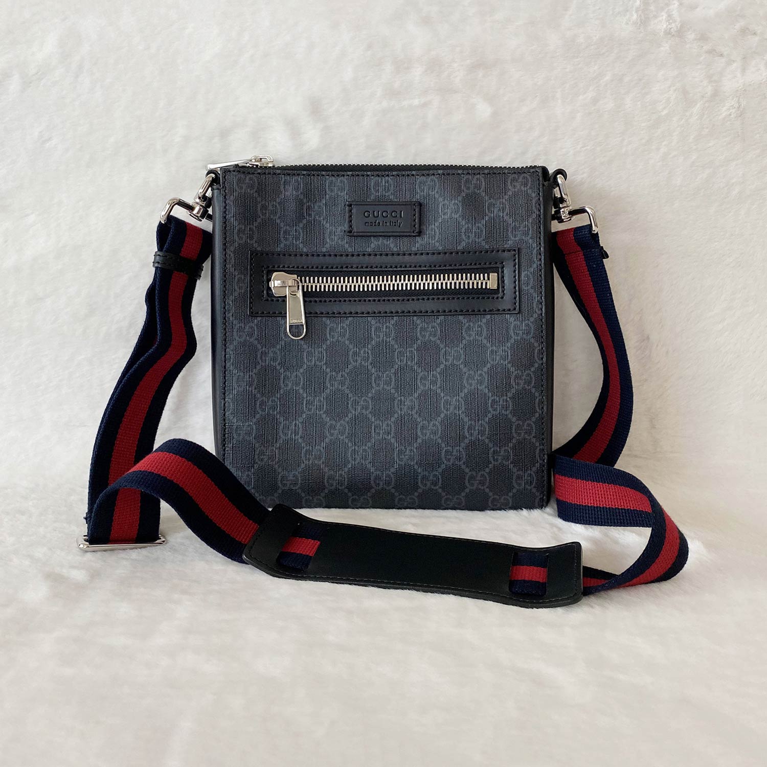 Shop authentic Gucci GG Leather Messenger Bag at revogue for just USD ...