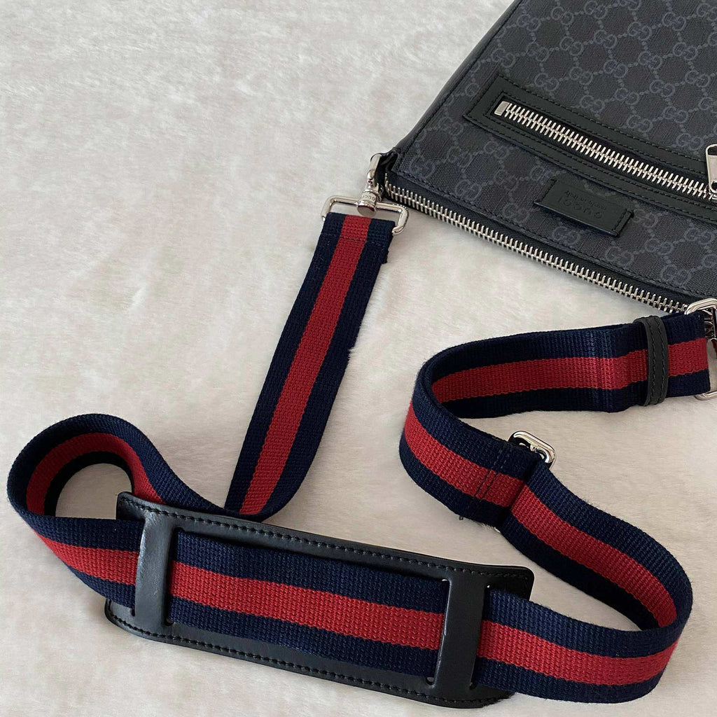 Shop authentic Gucci GG Leather Messenger Bag at revogue for just USD 840.00