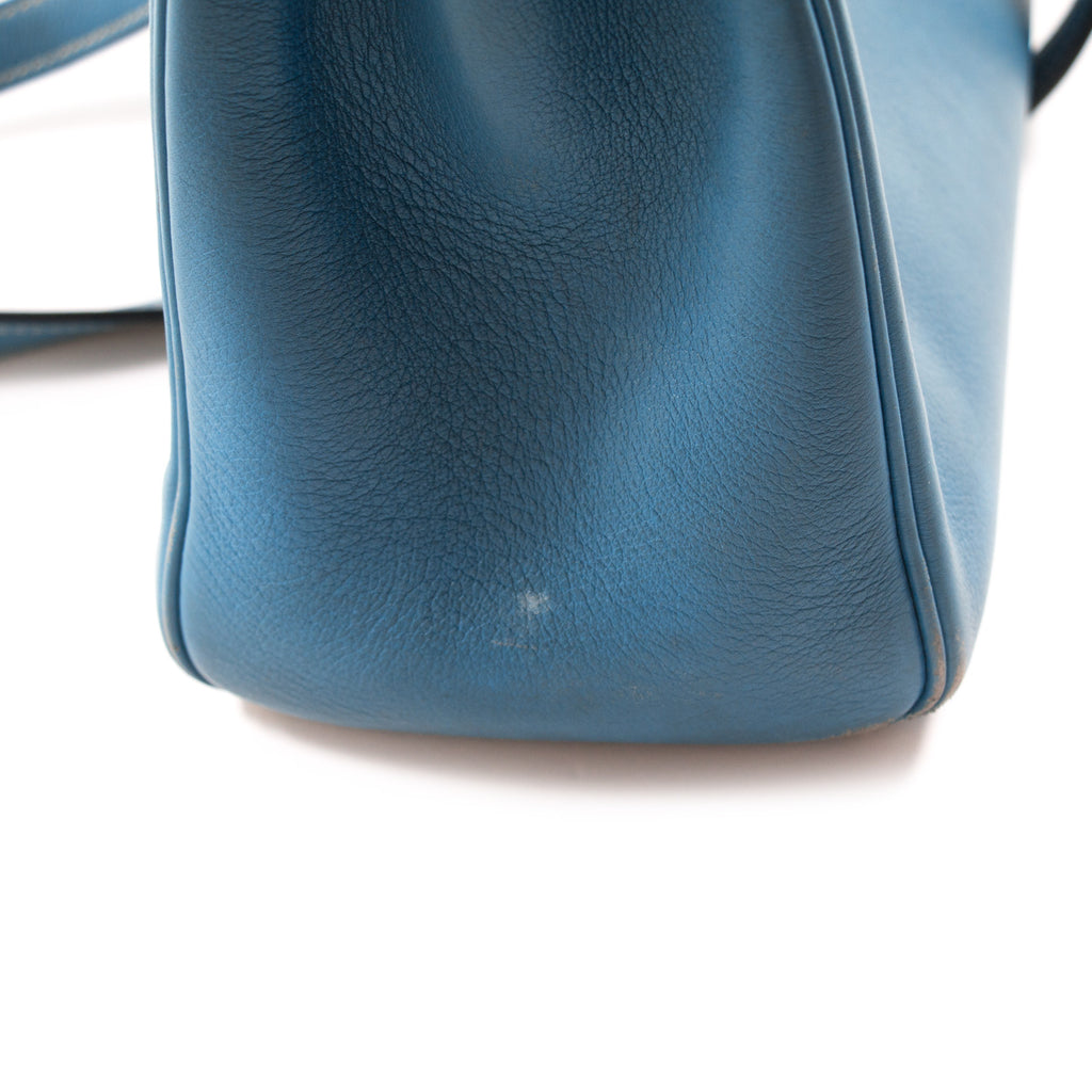 Kelly 32 leather handbag Hermès Blue in Leather - 22782407