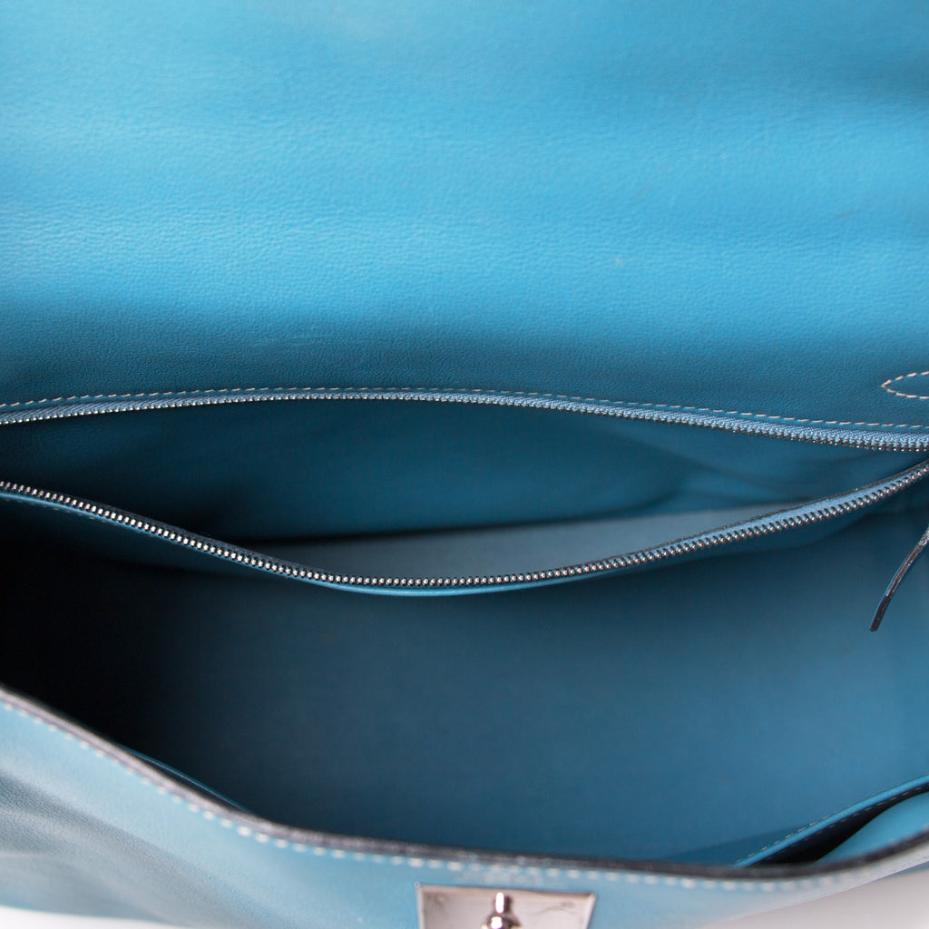 KELLY 32 RETOURNE BLUE FRANCE COLOUR IN COURCHEVEL LEATHER WITH GOLD  HARDWARE. HERMÈS, 1992, Hermès Handbags, Jewellery