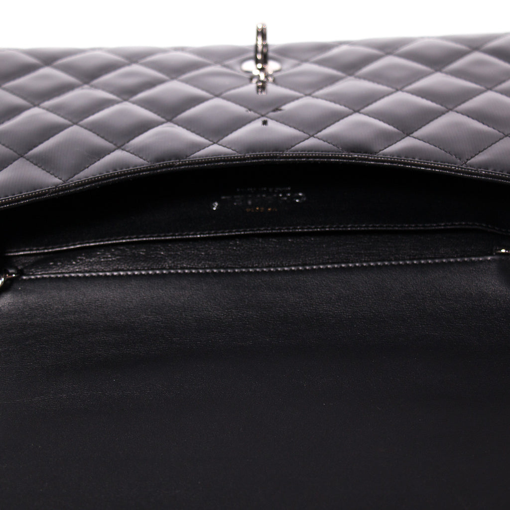 Chanel Classic Clutch With Chain Bags Chanel - Shop authentic new pre-owned designer brands online at Re-Vogue