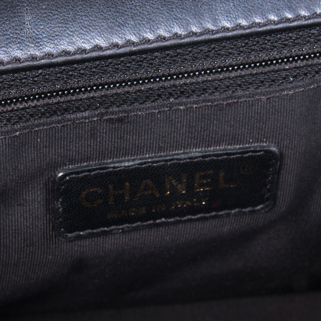 Chanel New Medium Boy Bag Bags Chanel - Shop authentic new pre-owned designer brands online at Re-Vogue