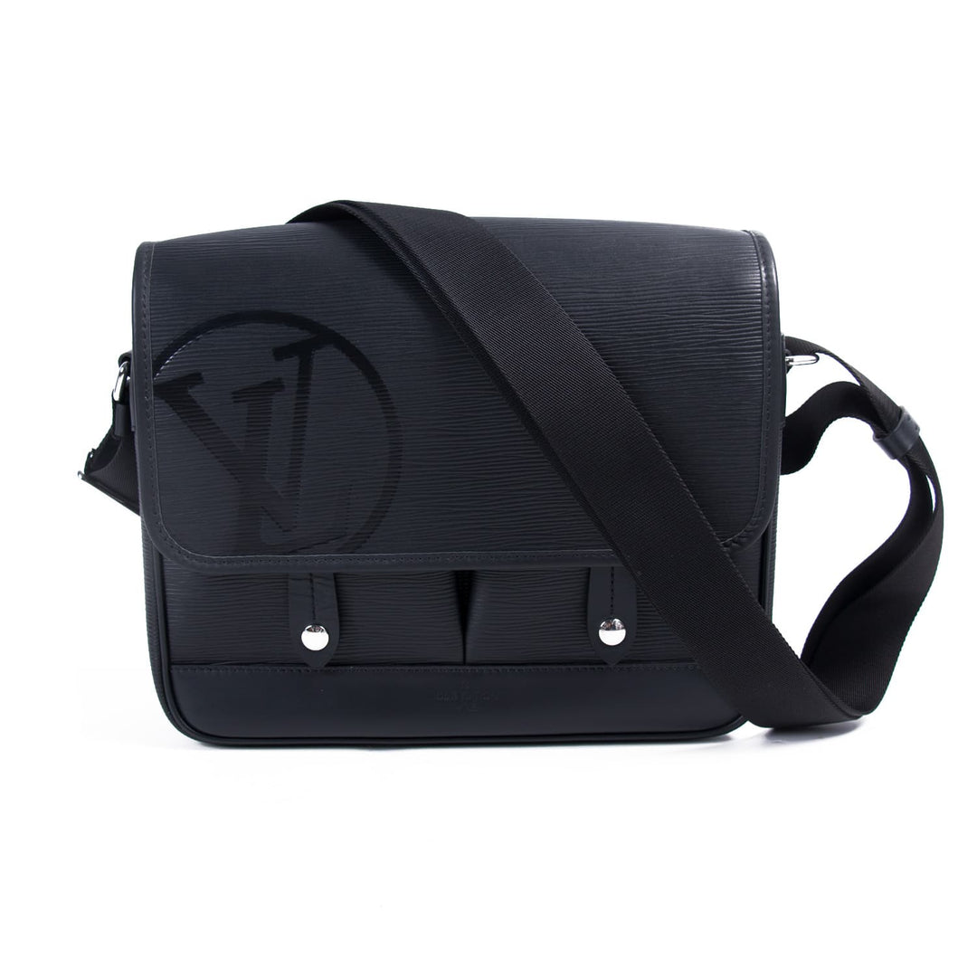 Louis Vuitton Downtown Messenger PM Bags Louis Vuitton - Shop authentic new pre-owned designer brands online at Re-Vogue